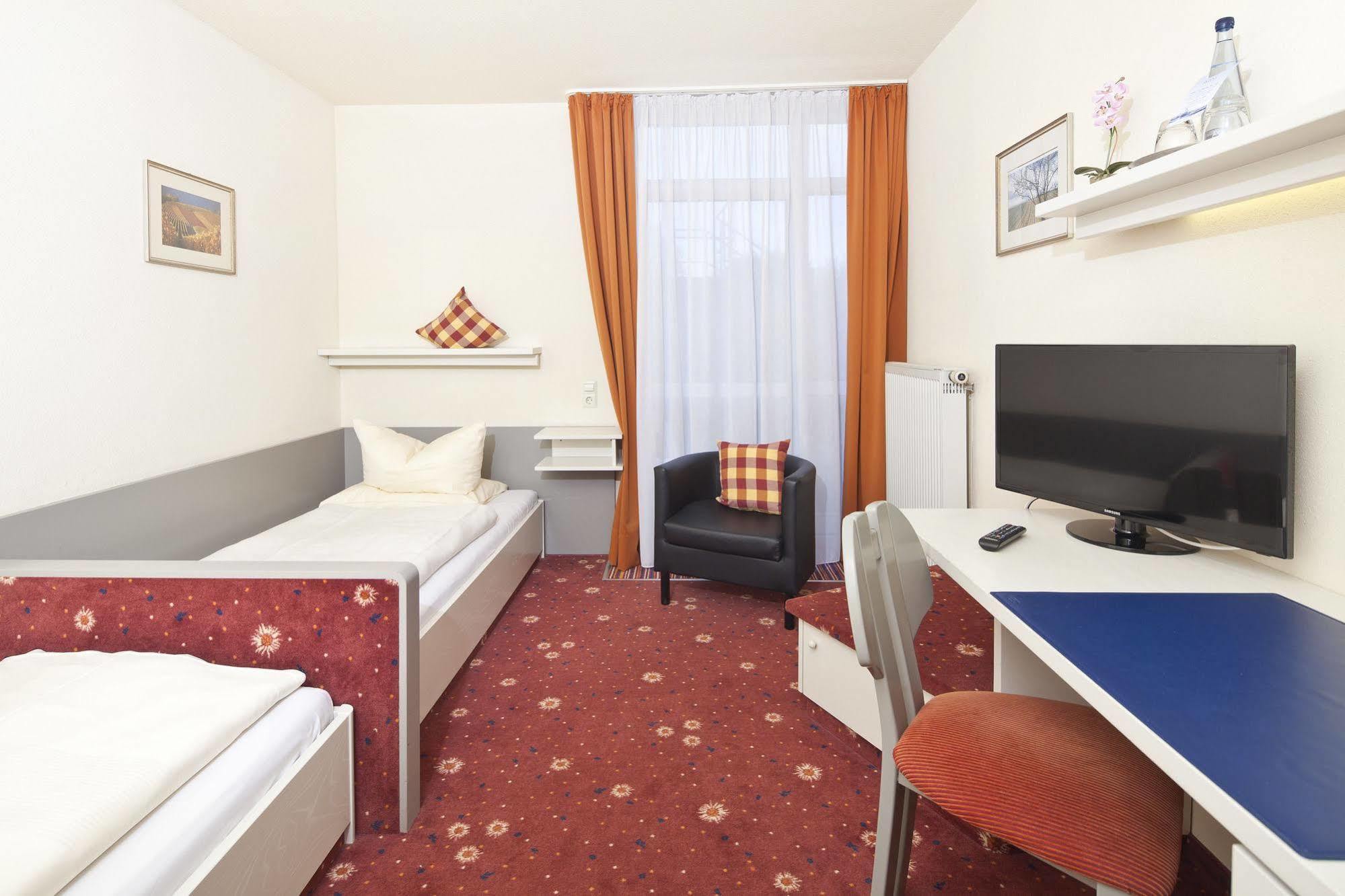 Akzent Hotel Hoehenblick Muehlhausen im Taele Exterior photo