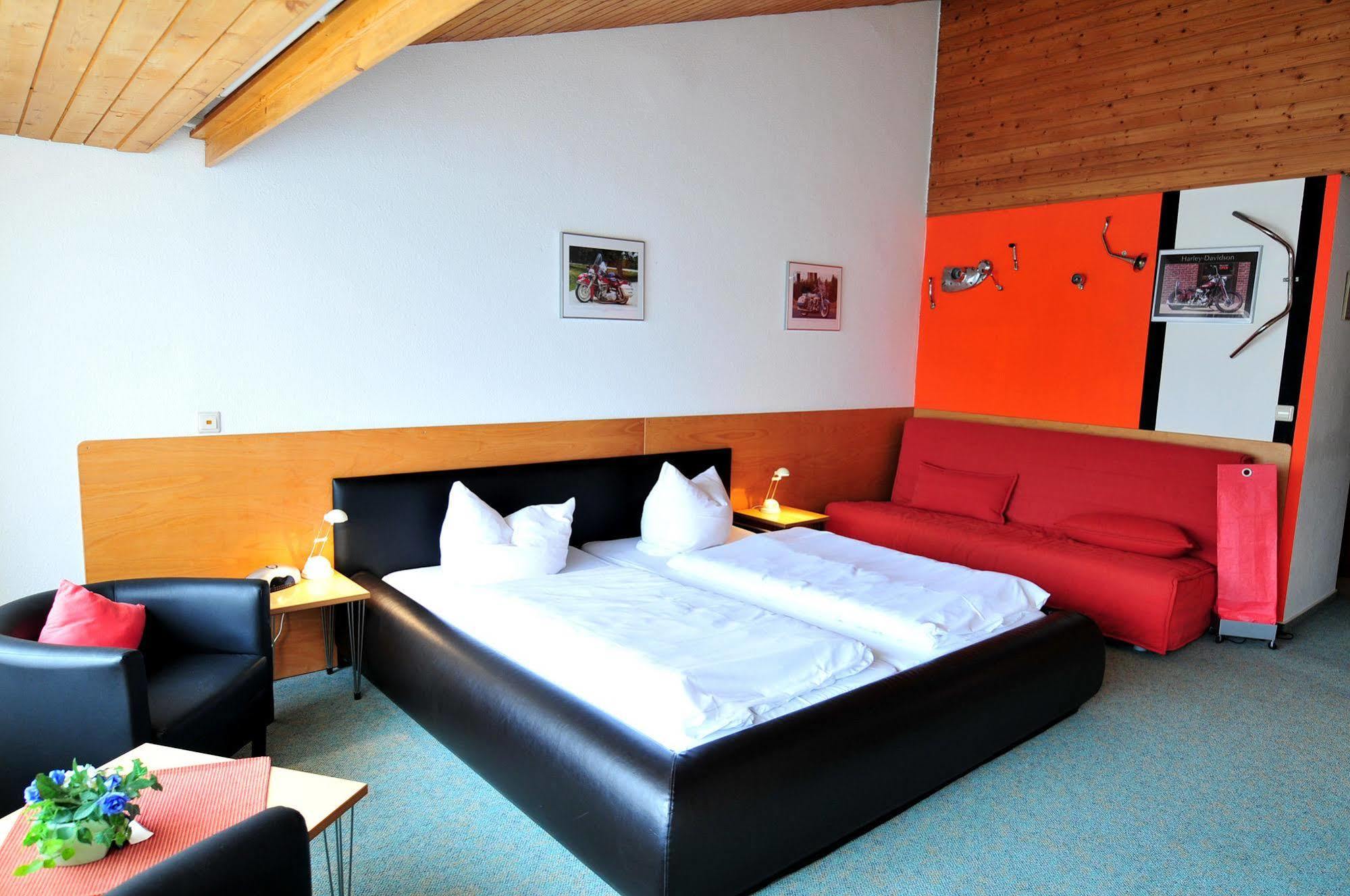 Akzent Hotel Hoehenblick Muehlhausen im Taele Exterior photo